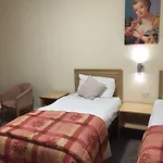 Clifton Hotel 2*