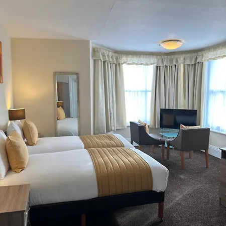 Clifton 3*