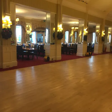 Clifton Hotel 2*