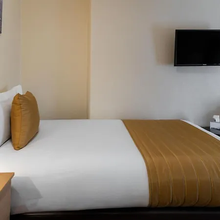 Clifton Hotel 2*