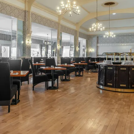 Clifton Hotel