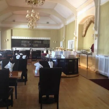 Clifton Hotel
