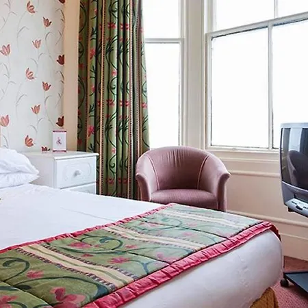 Clifton Hotel 3*