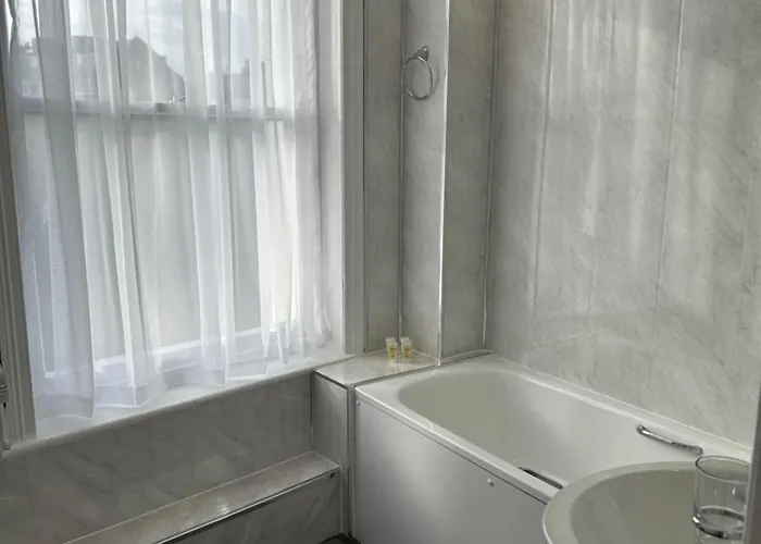 大不列颠克利夫顿酒店 酒店