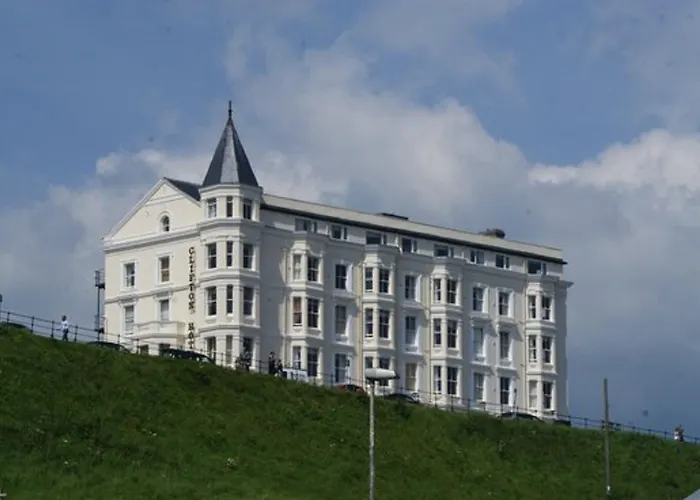 Clifton 2* Scarborough