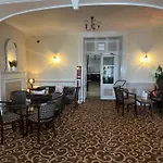 Clifton Hotel 2*