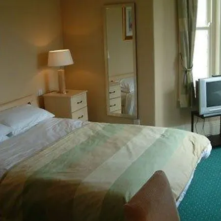 Clifton Отель Скарборо